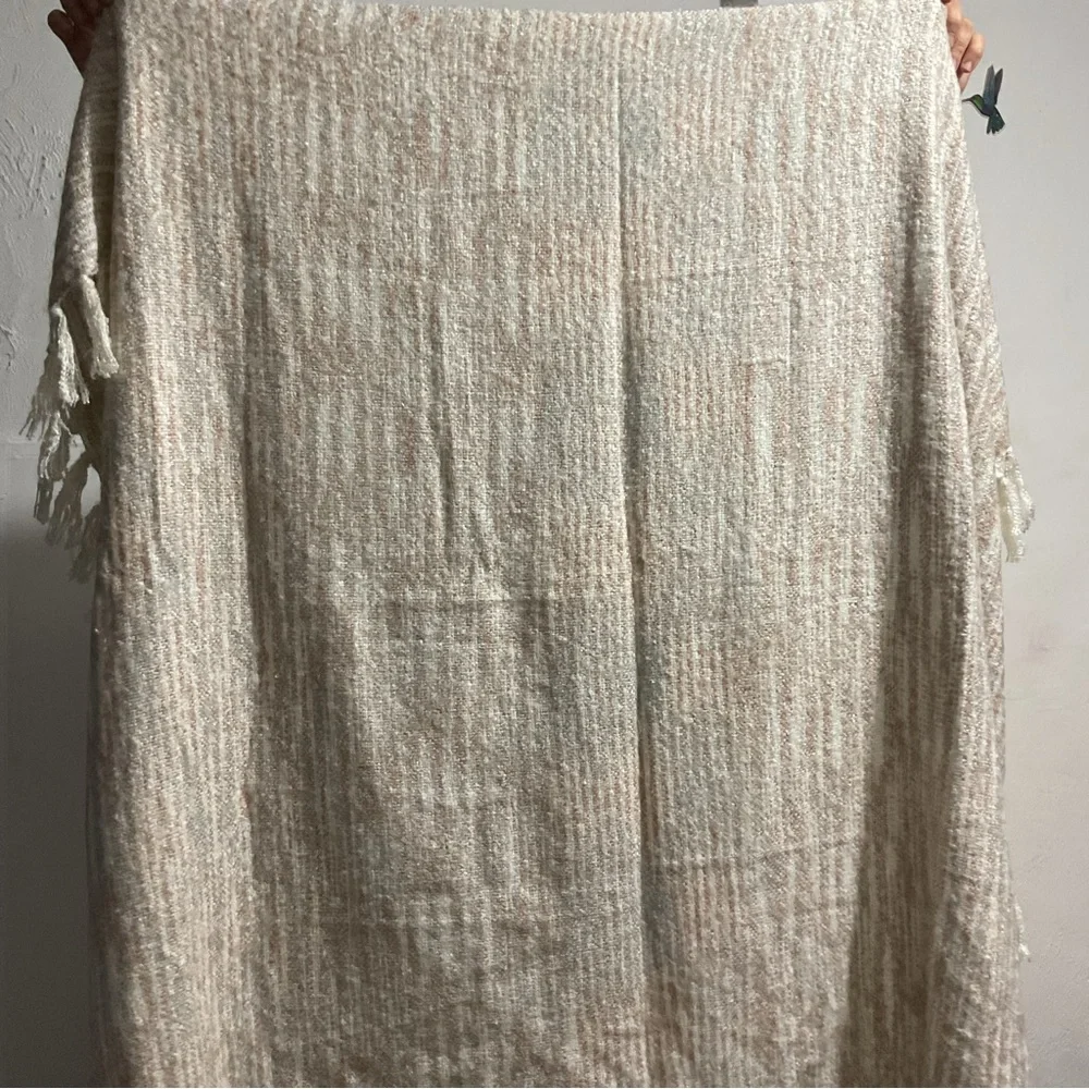 West elm cozy throw blanket white fringe :Box OW3: